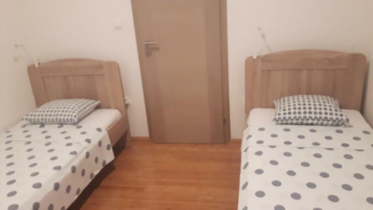 Apartmani 卡利 外观 照片
